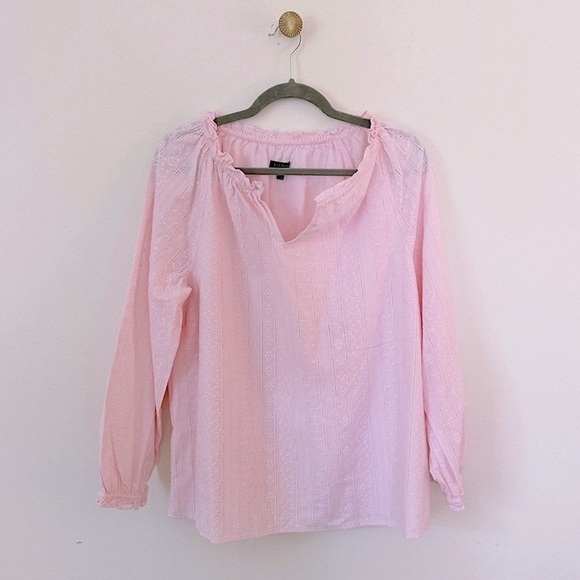 NWOT Talbots Embroidered feminine floral detail top ruched v-neck pink size L - Picture 2 of 5